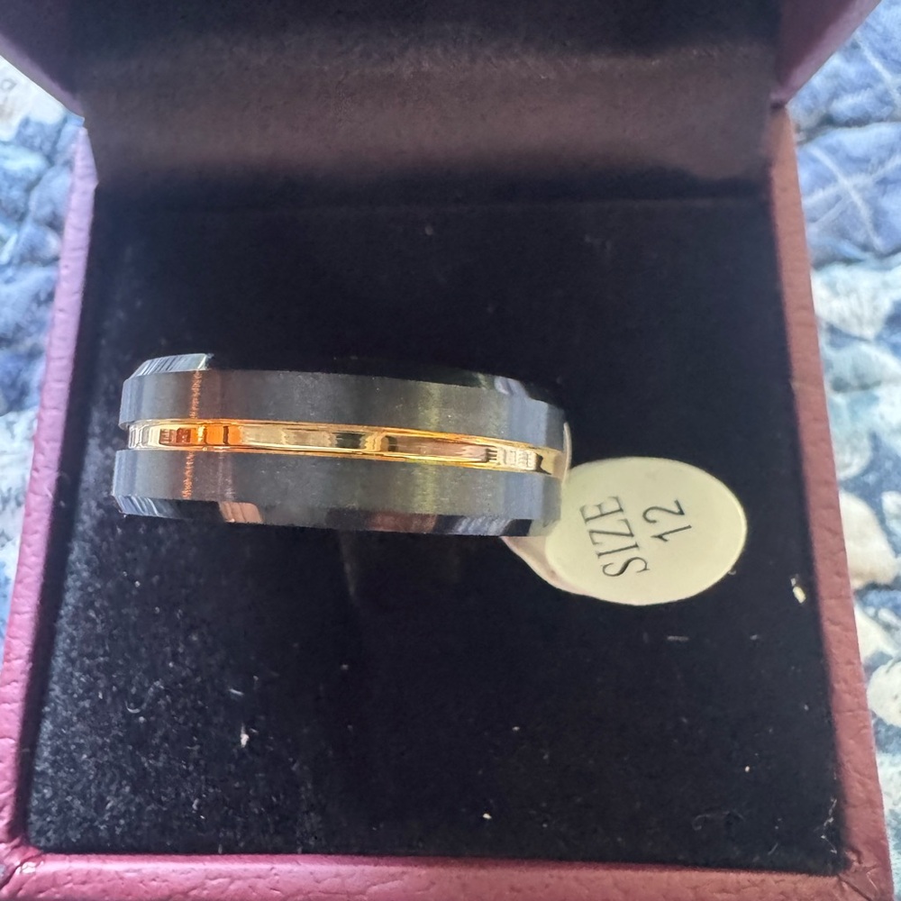 Men’s Black and Gold ring - Size 12